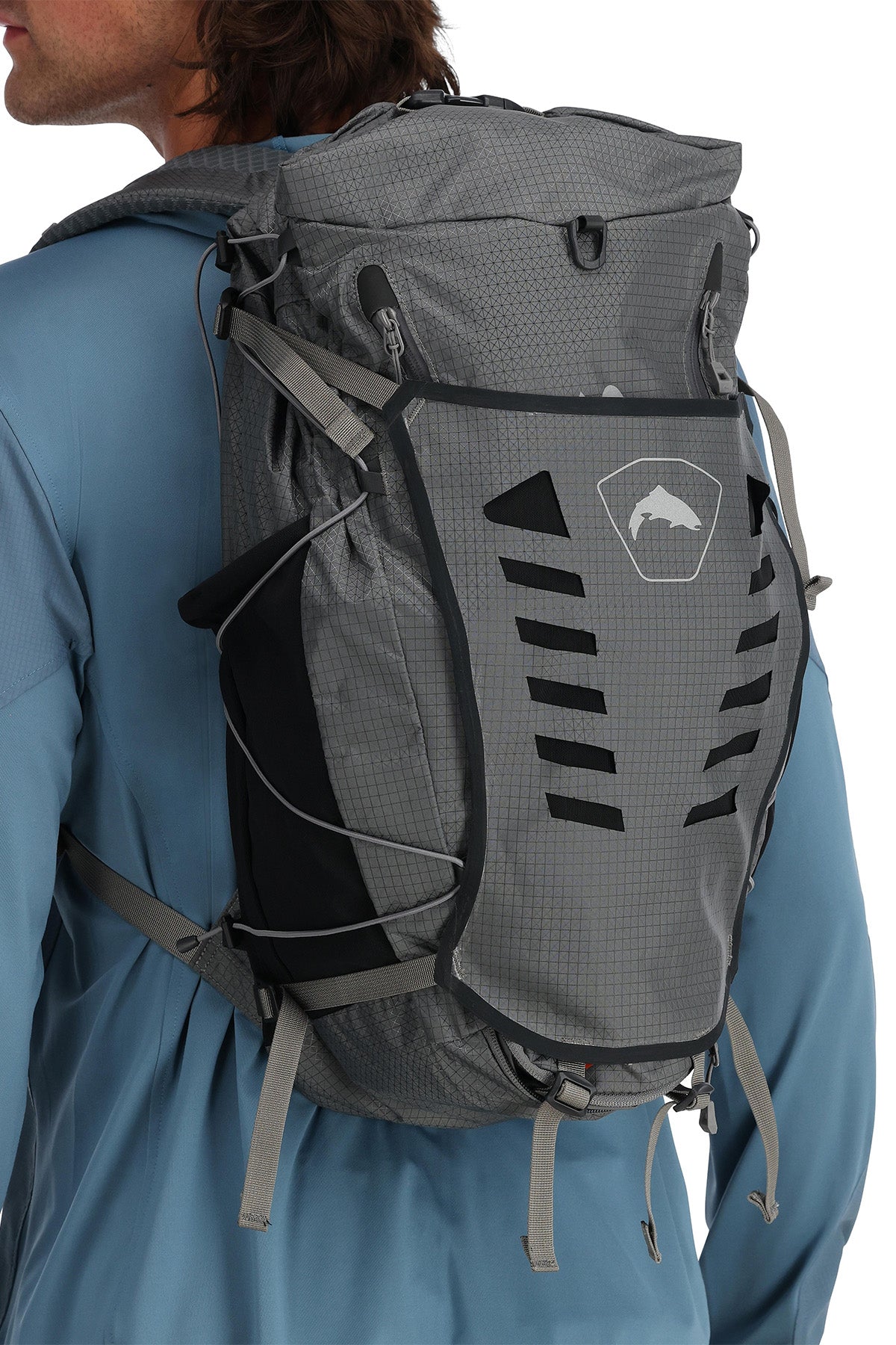 Simms Flyweight Backpack Väri: Smoke - verkkokauppa Simms Flyweight Backpack Väri: Smoke - verkkokauppa