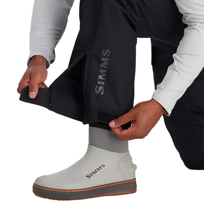 Simms Challenger Fishing Bib | Black (2025 Model)